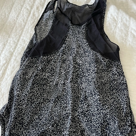 Lululemon Black Workout Tank - Picture 2 of 3